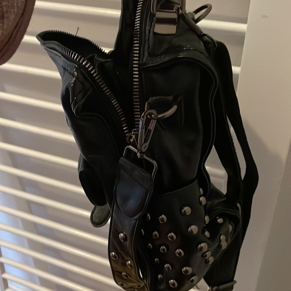 New eco-friendly leather backpack and crossbody bag - Picture 5 of 7